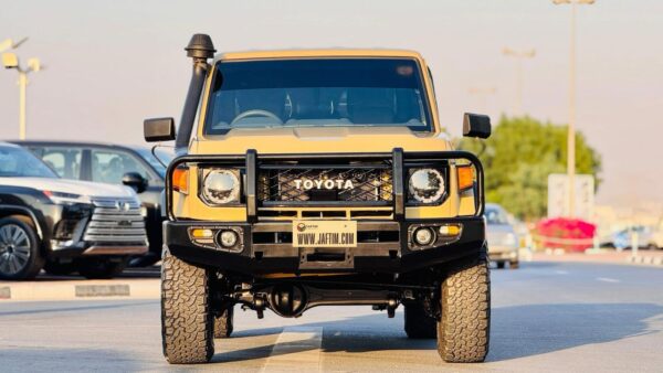 2019 TOYOTA LAND CRUISER DOUBLE CAB PICKUP