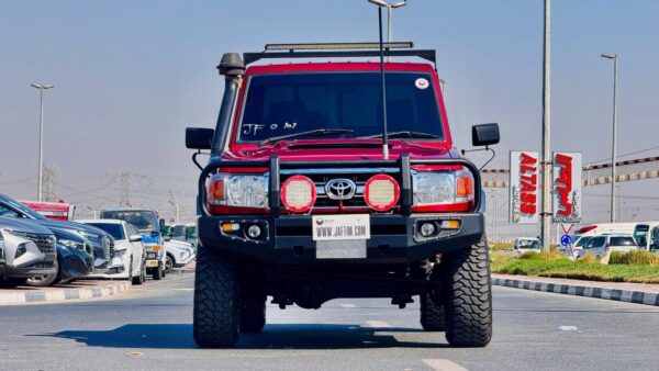 2017 TOYOTA LAND CRUISER SINGLE CAB TRUCK