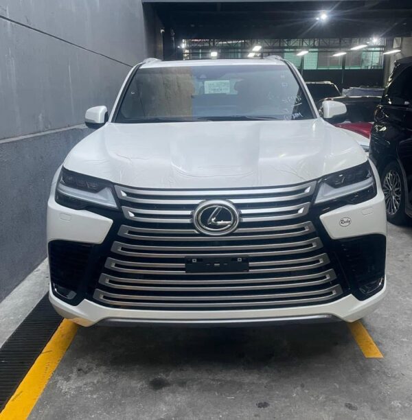 2022 LEXUS LX600.